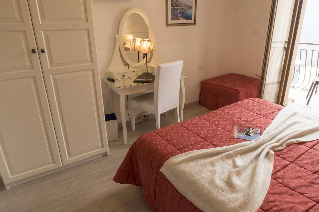 Hotel Garni Bel Sito Tremosine Екстер'єр фото